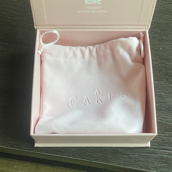 Cakes Body - Picture 5 of 5